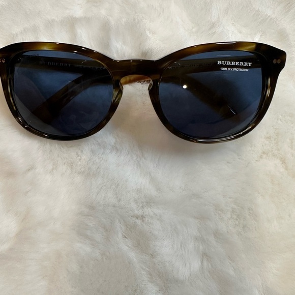 Burberry Black Sunglasses with Case - Picture 8 of 10